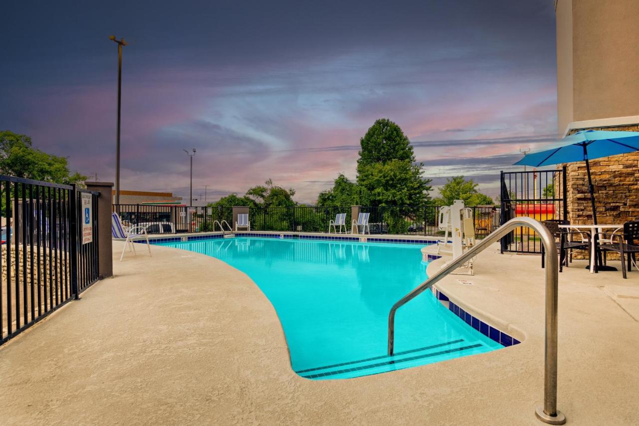 Holiday Inn Express Nashville W-I40 By Ihg Exterior foto